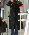 Penelope-Cruz---Seen-arriving-at-JFK-Airport-in-New-York-20.jpg