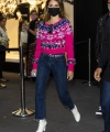 penelope-cruz-steps-out-looking-fashionable-in-pink-in-new-york-6_thumbnail.jpg